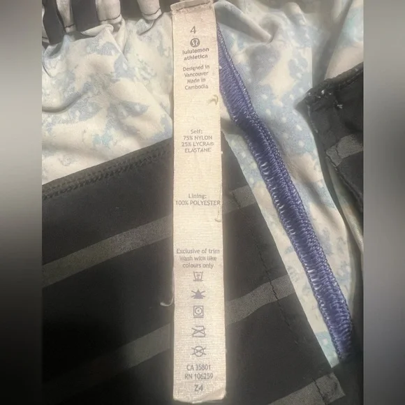 Lululemon Athletica Blue Patterned Athletic Shorts - Picture 7 of 8